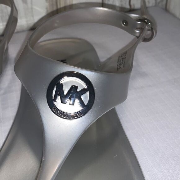 Michael Kors Silver Jelly Thong Sandals Size 6R - Picture 6 of 16